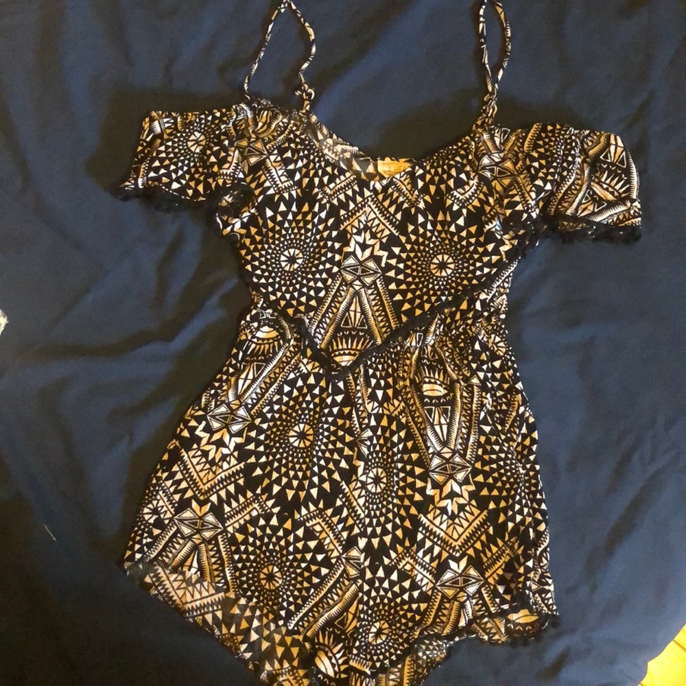 PacSun shorts Romper b/w